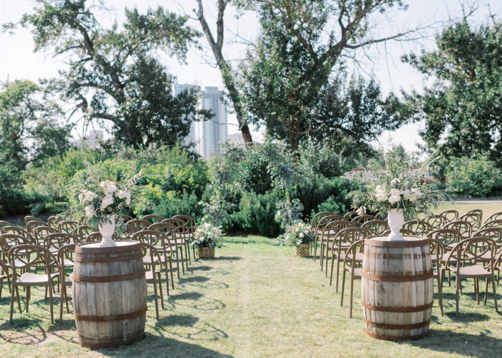 a timeless winery wedding ceremony in Kelowna BC